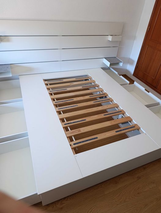 Cama de casal usada como nova, em excelente estado