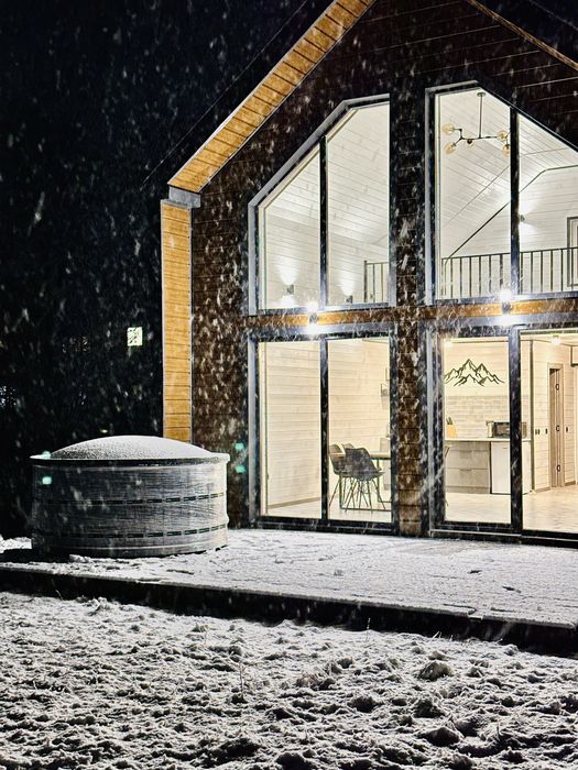 Відпочинок в Карпатах. Котедж з чаном. Оренда Микуличин Буковель. Шале