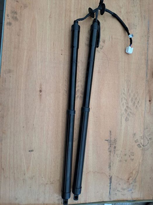 Skoda Superb 3V Kombi siłownik klapy elektrycznej