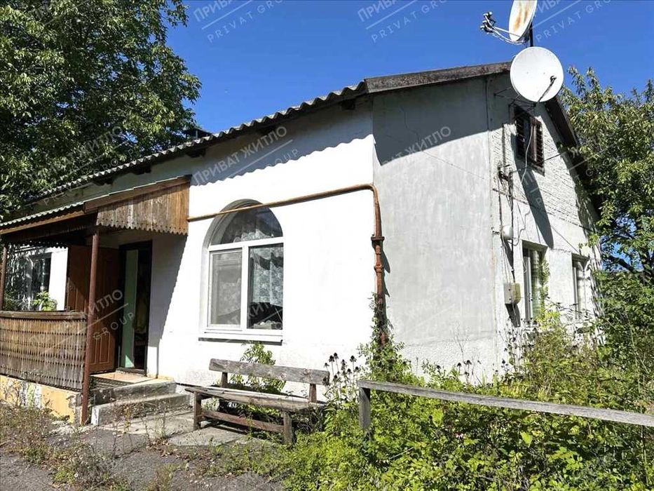 Будинок із земельною ділянкою 1 га, неподалік від міста