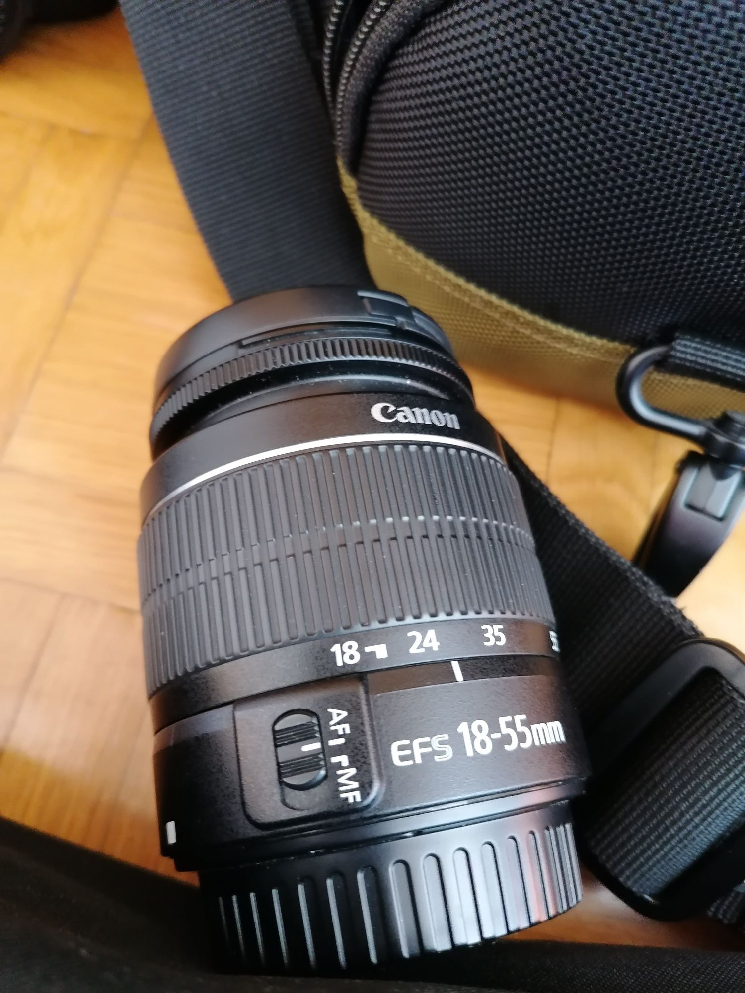 Canon 200D com tripé