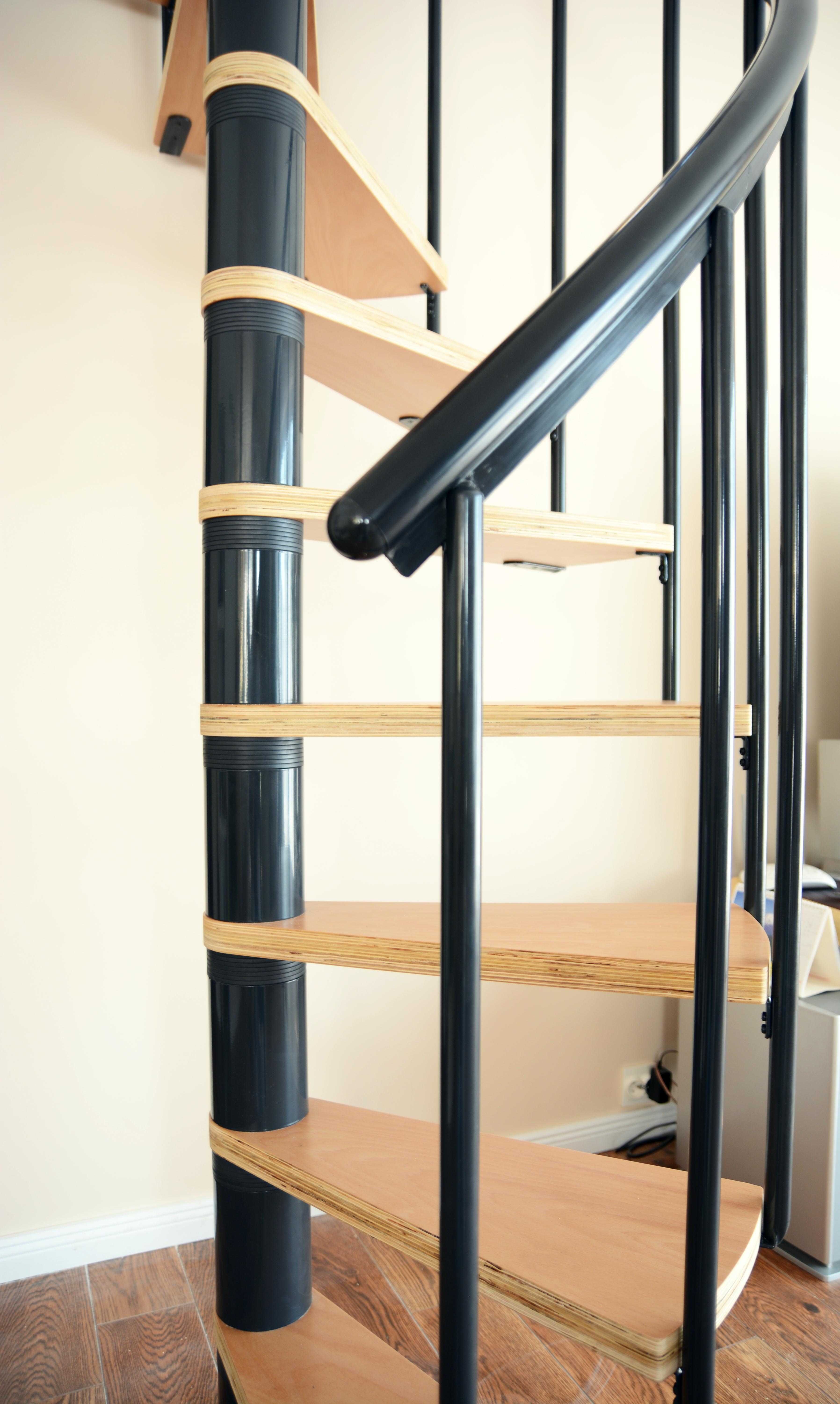 Nowoczesne schody spiralne Las Vegas Antracyt/ BUK fi 120 cm