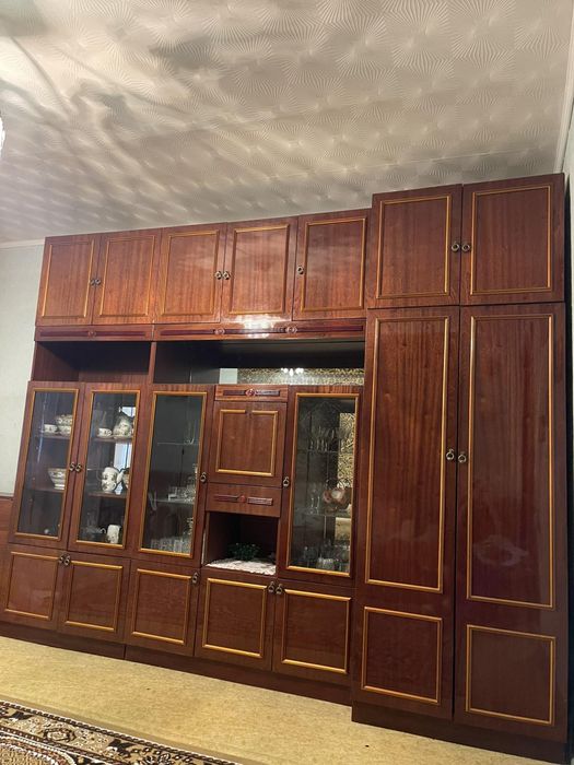 Стінка вітальня.Шафа.