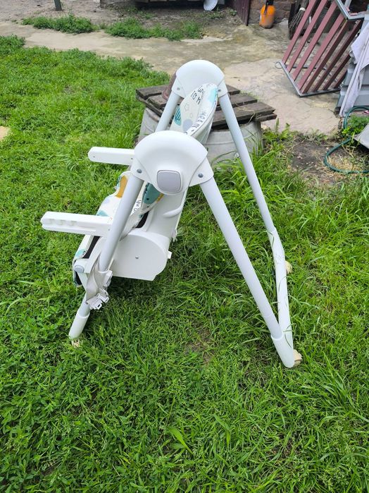 Дитячий стілець для годування