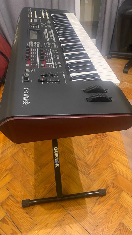 Teclado Yamaha MOXF6 Workstation