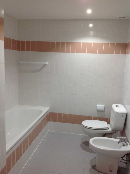 T1 com estacionamento e arrecadação: Apartamento curta/longa duração