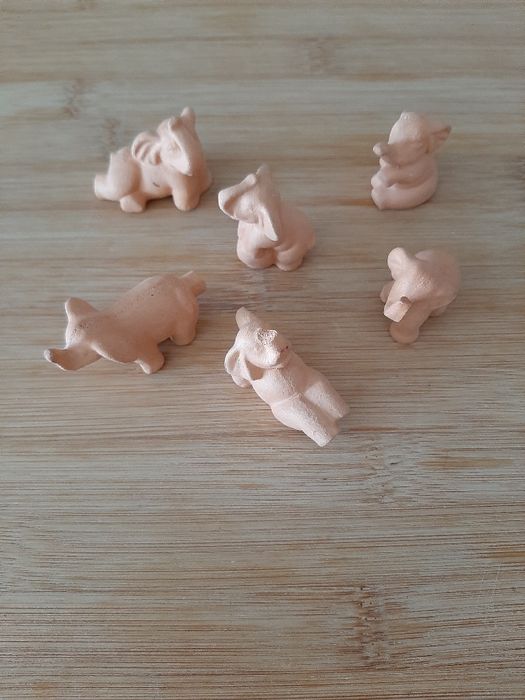 Animais em miniatura barro