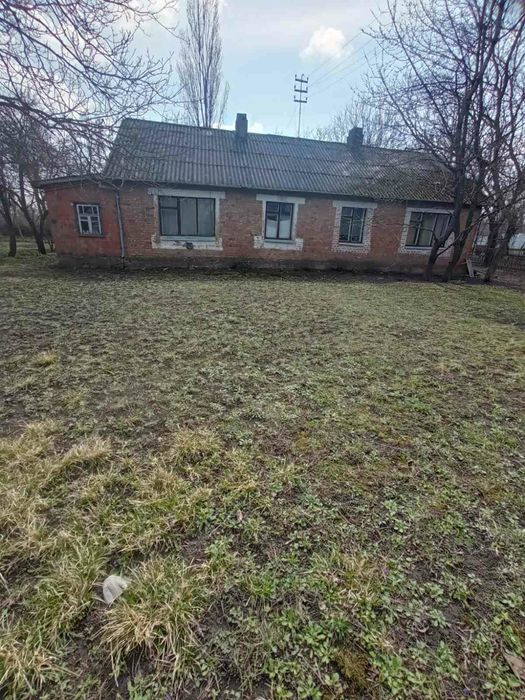 Будинок в селі Куражин