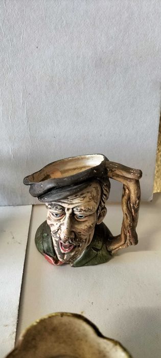 Canecas Antigas de Figuras