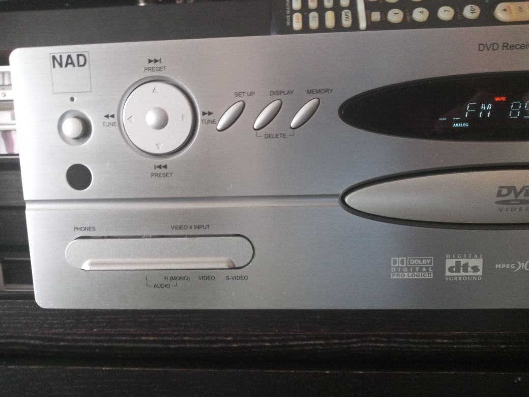 Amplificador/receiver NAD L70
