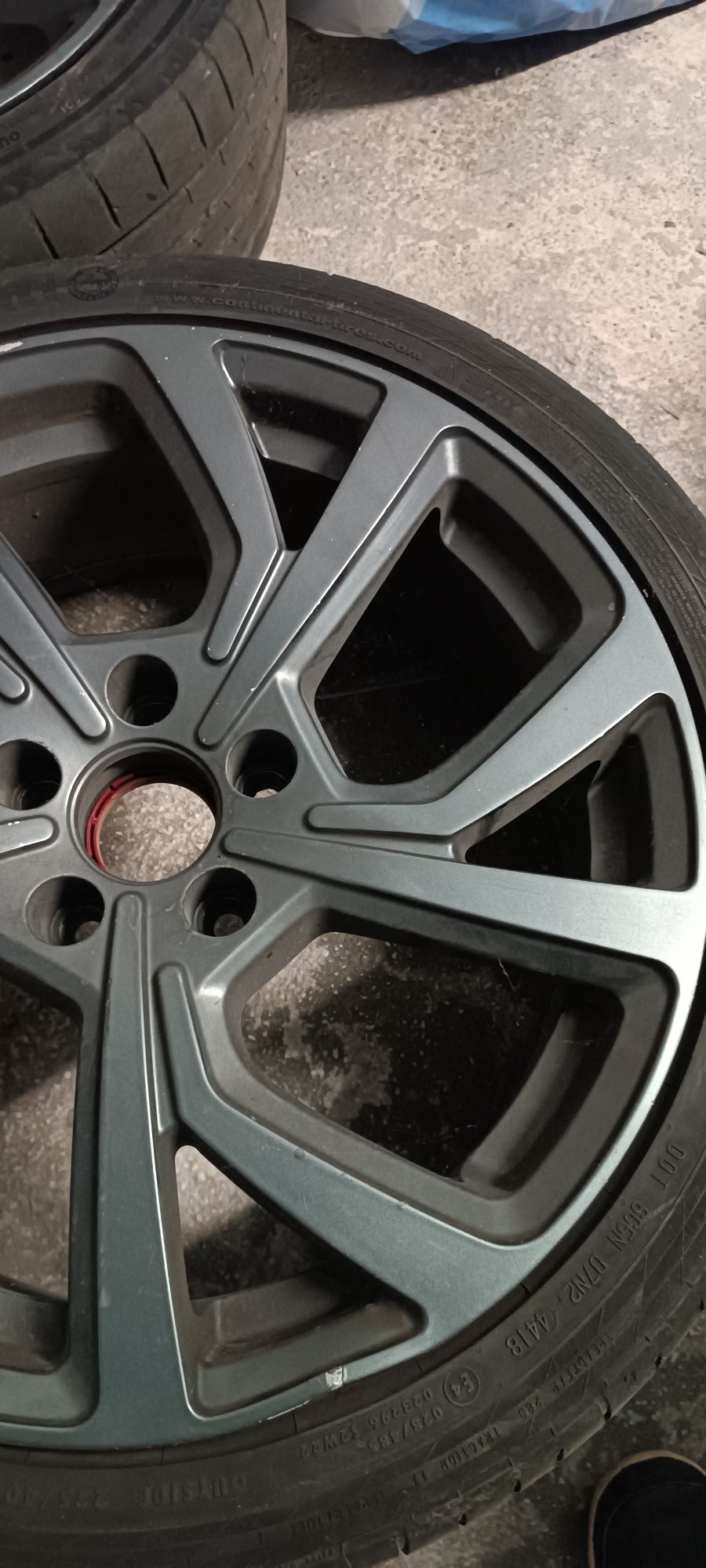 Dwie alufelgi audi rozmiar 18 cali R18, rozstaw 5x112,, plus Continent