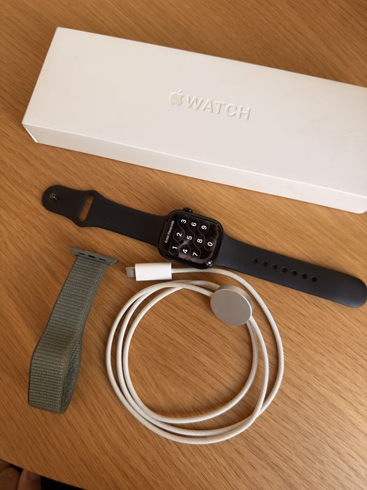 Apple Watch Series 10 – GPS – 42 mm – Jet Black