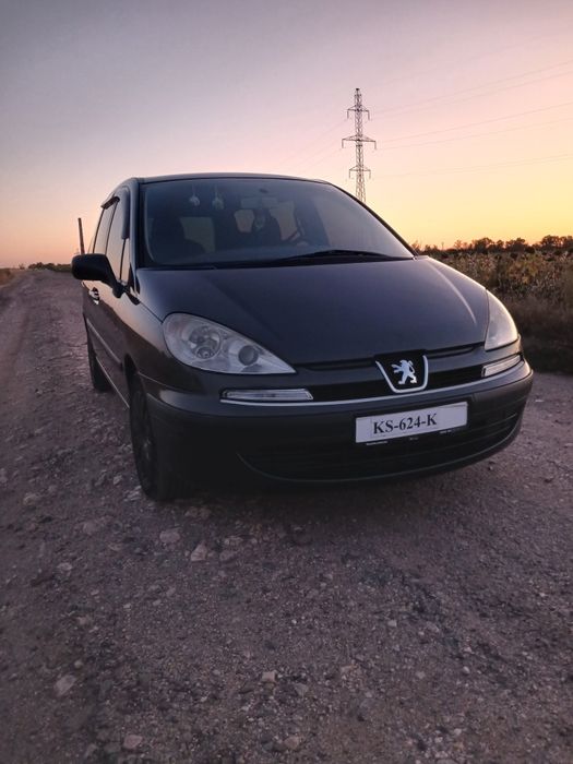 Мінівен Peugeot 807