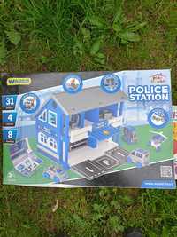 Domek zabawkowy policyjny