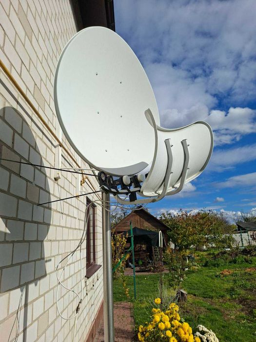 Супутникова Тороїдальна дводзеркальна антена TOROIDAL T90 WaveFrontier