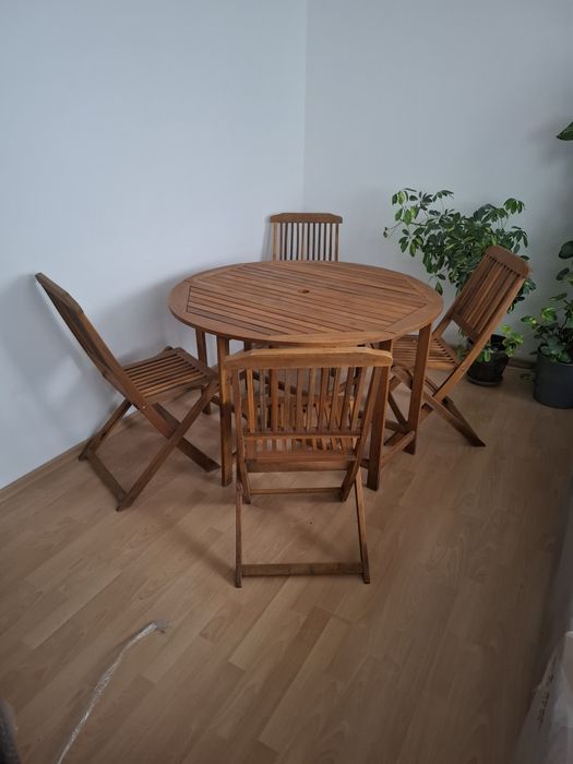 Stół ,krzesła ogrodowe drzewo egzotyczne