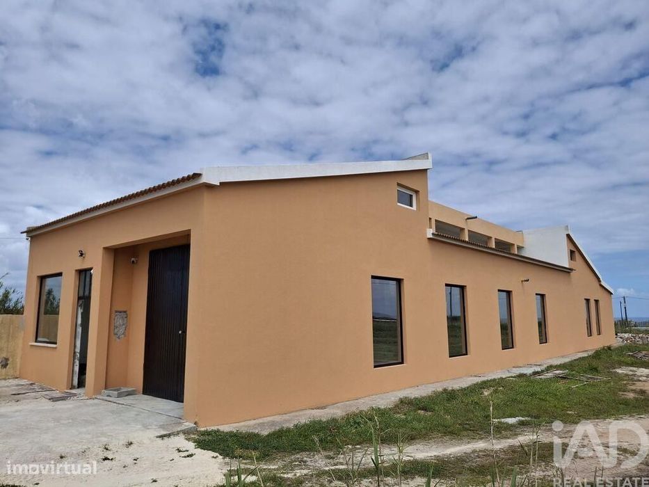 Loja / Estabelecimento Comercial T9 em Ferrel de 216,00 m2