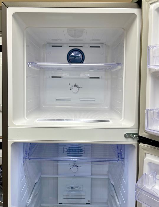 Холодильник Samsung
