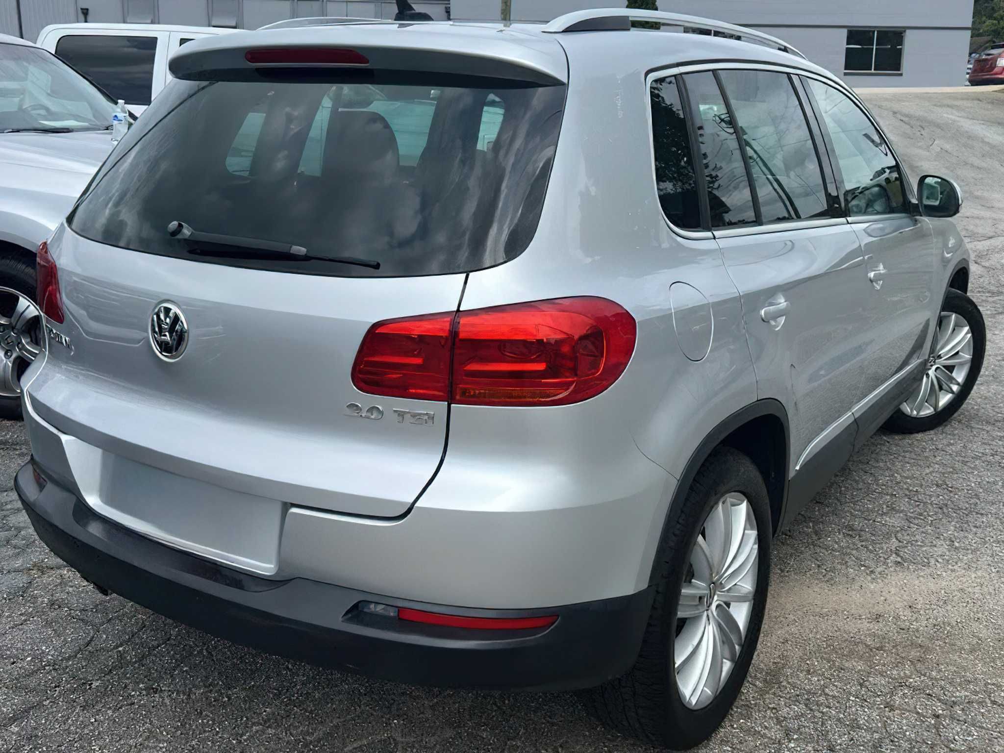 Volkswagen Tiguan  SE 2015