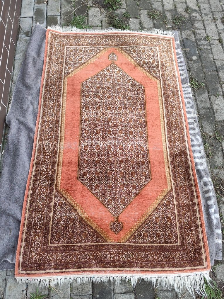Ręcznie tkany dywan orientalny – piękny, unikatowy wzór
