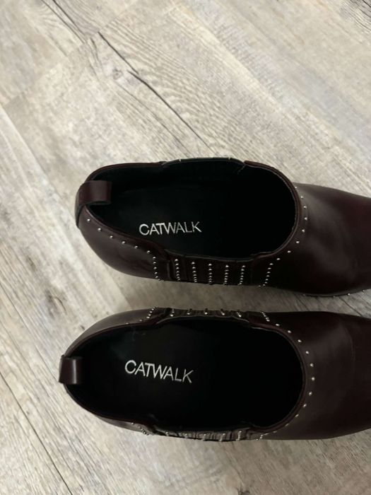 Buty na obcasie catwalk 38