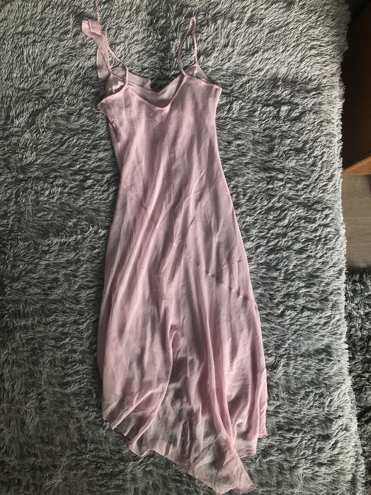 Długa różowa sukienka na ramiączka New Look