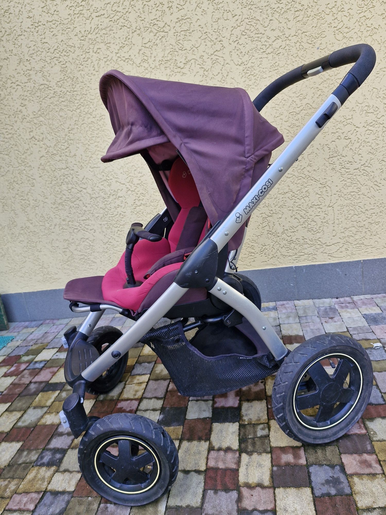 коляска прогулочная maxi cosi