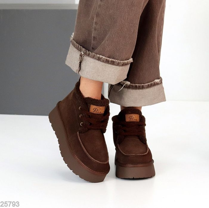 Жіночі шкіряні зимові черевики в кольорах