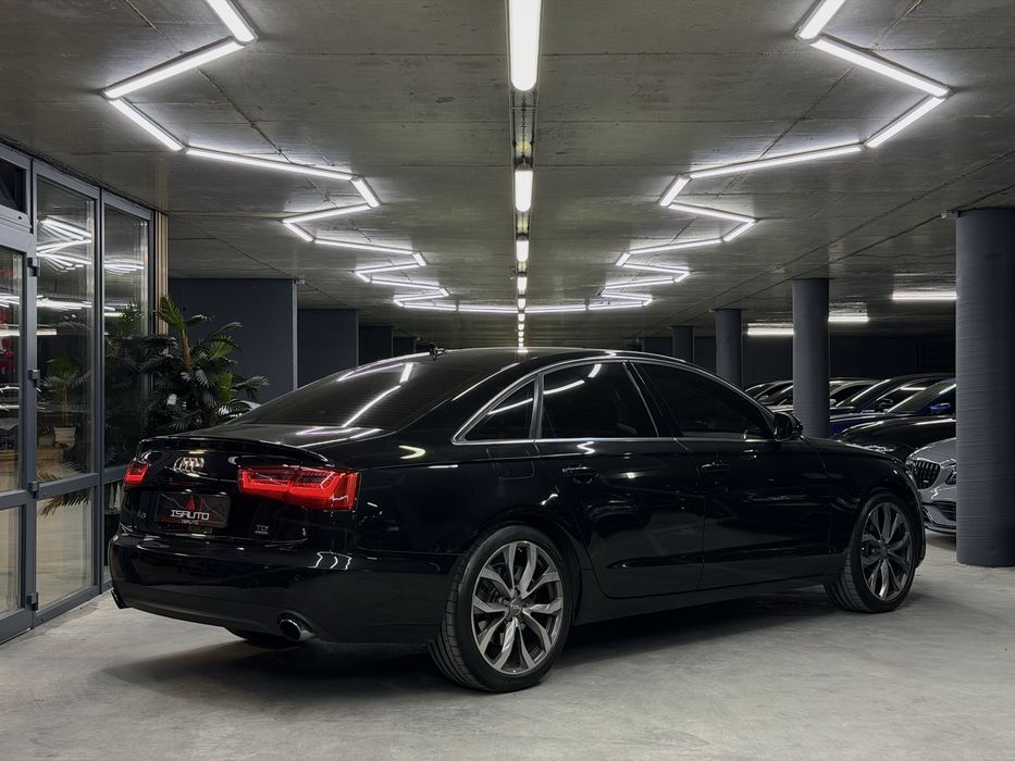 Audi A6.