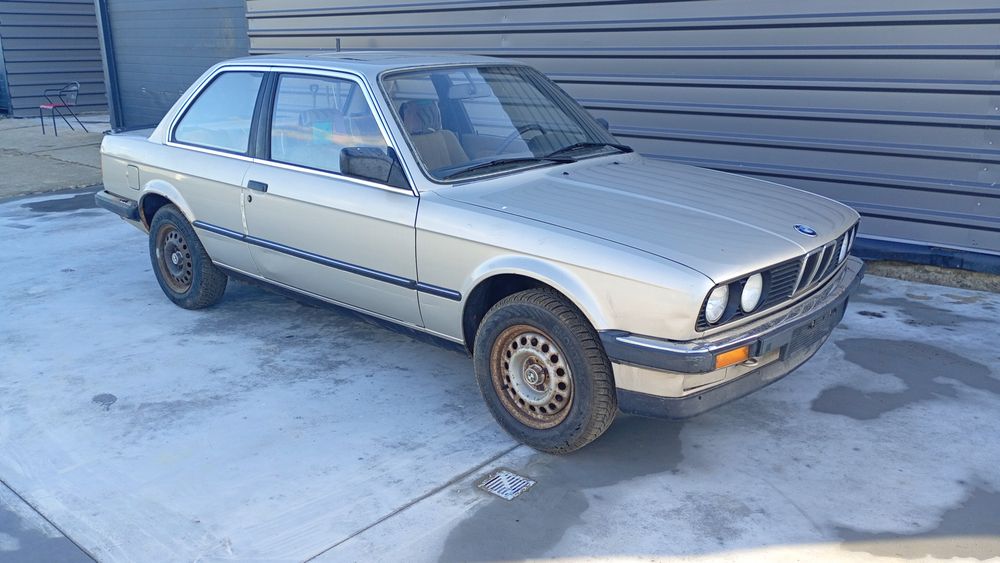 BMW e30 318i m10 wąska lampa coupe 2d bronzitbeige orginał