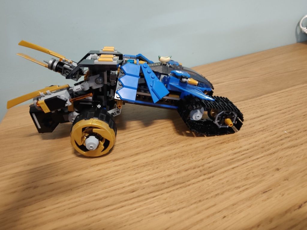 LEGO Ninjago, klocki Piorunowy pojazd, 71699