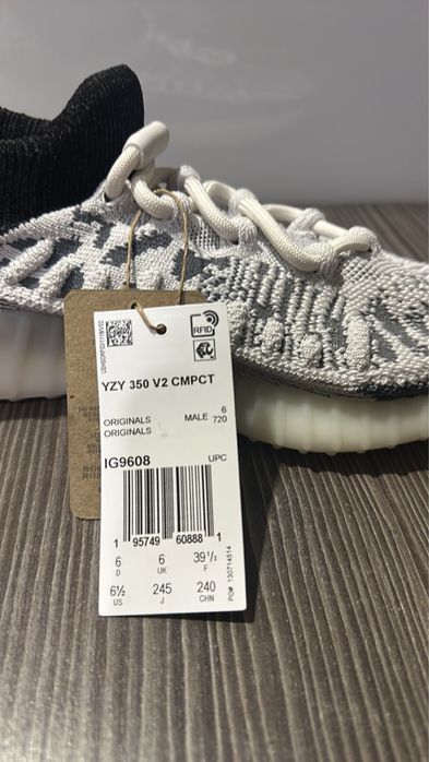 Adidas yezzy оригінал 39 розмір