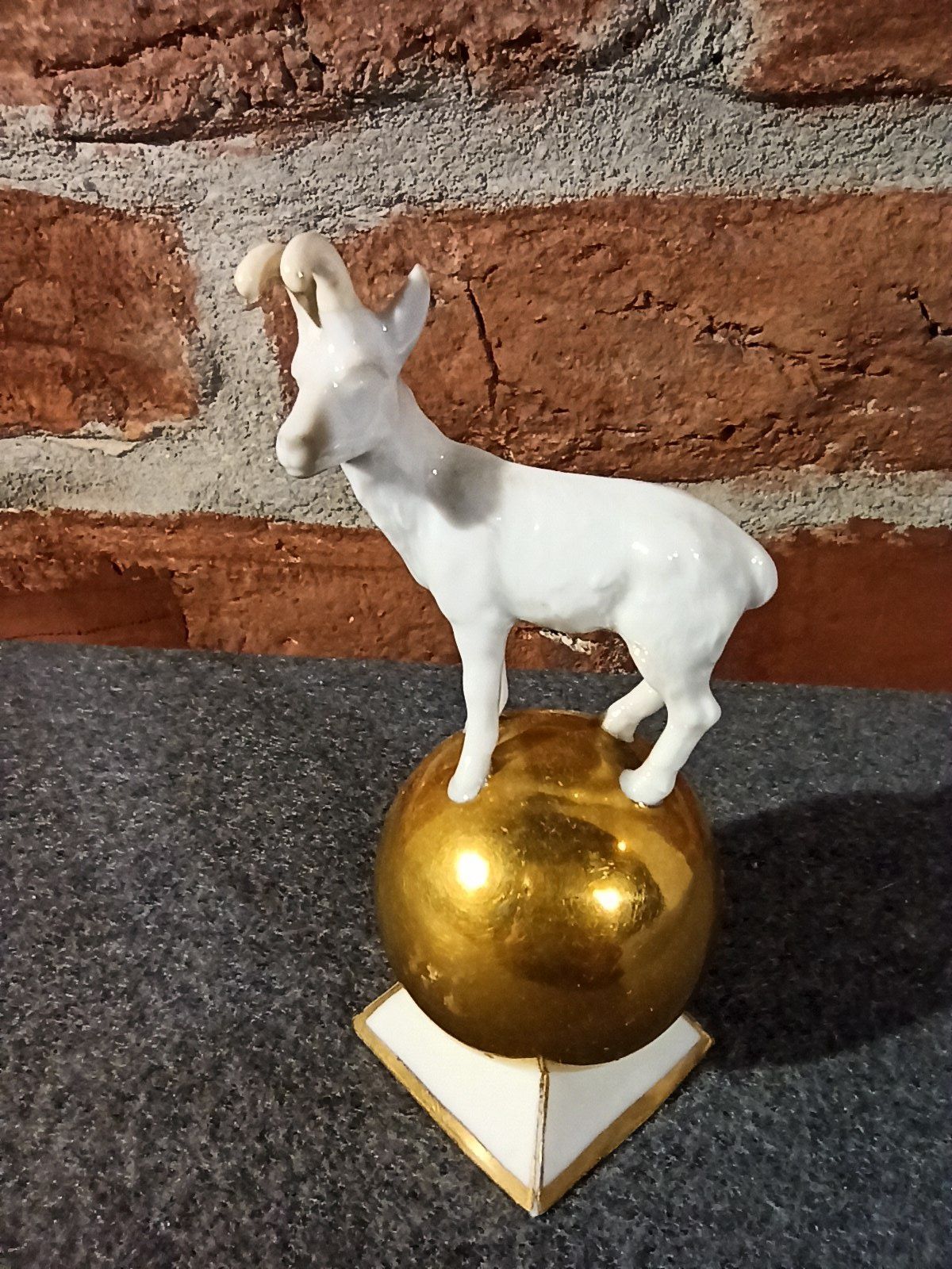 Porcelanowa Figurka Kozicy Carl Scheidig Gräfenthal Kolekcjonerska