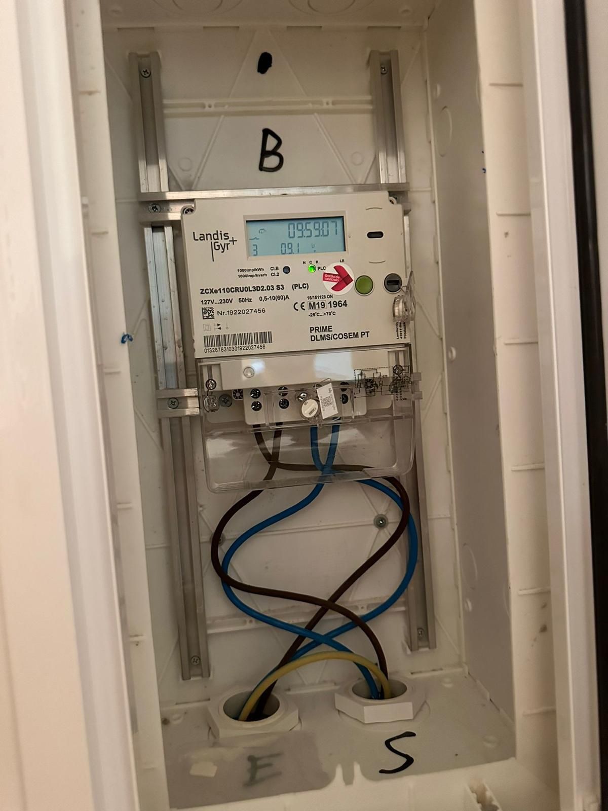 Eletricista / Canalizador serviço profissional
