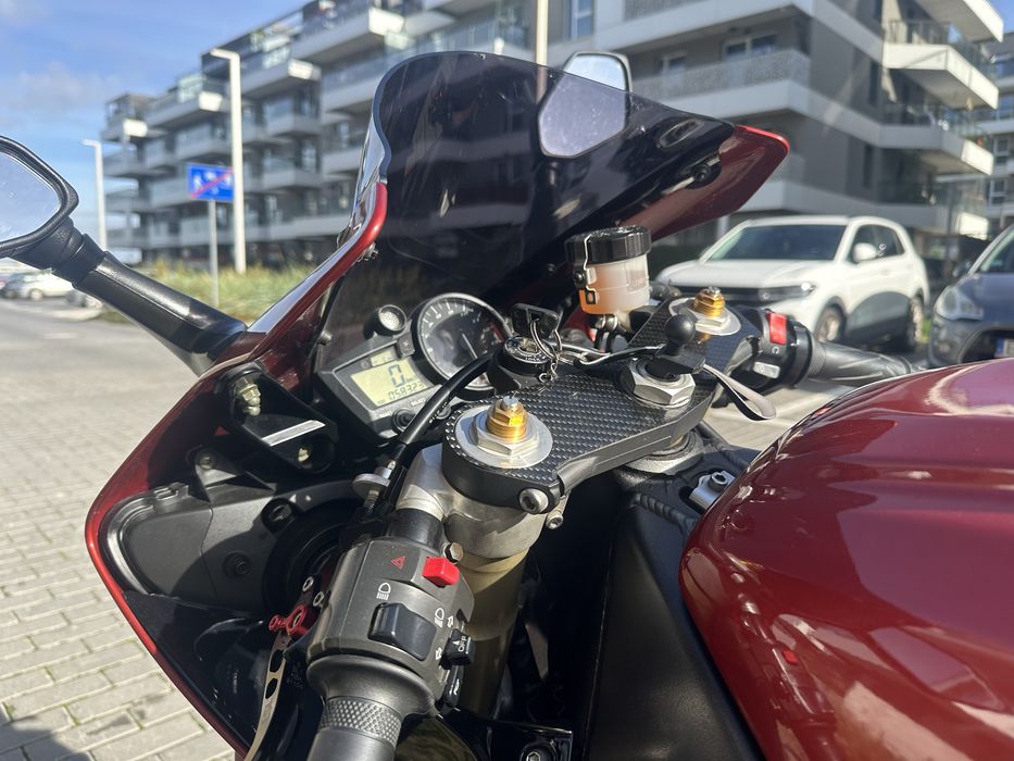 Yamaha R1 RN09 Garażowany