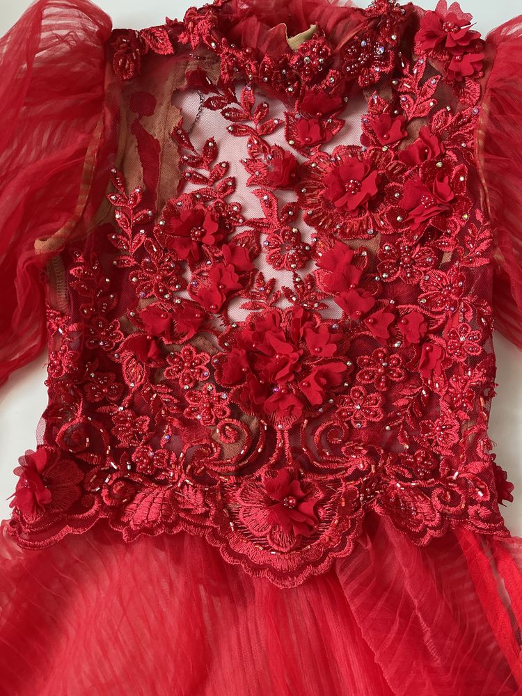 Платье для танцев нарядное красное в стразах контемп сцена