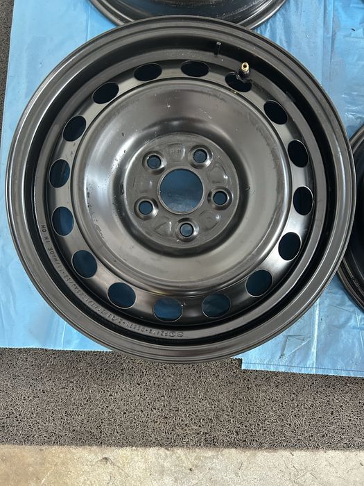 Felgi Stalowe Toyota R 16 5x100 otwór 54 Nowe
