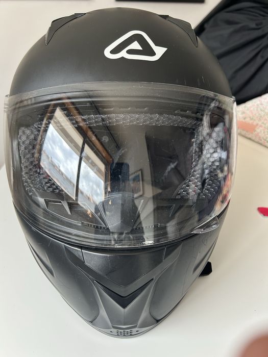 Dois capacetes de mota (usados) – venda em conjunto