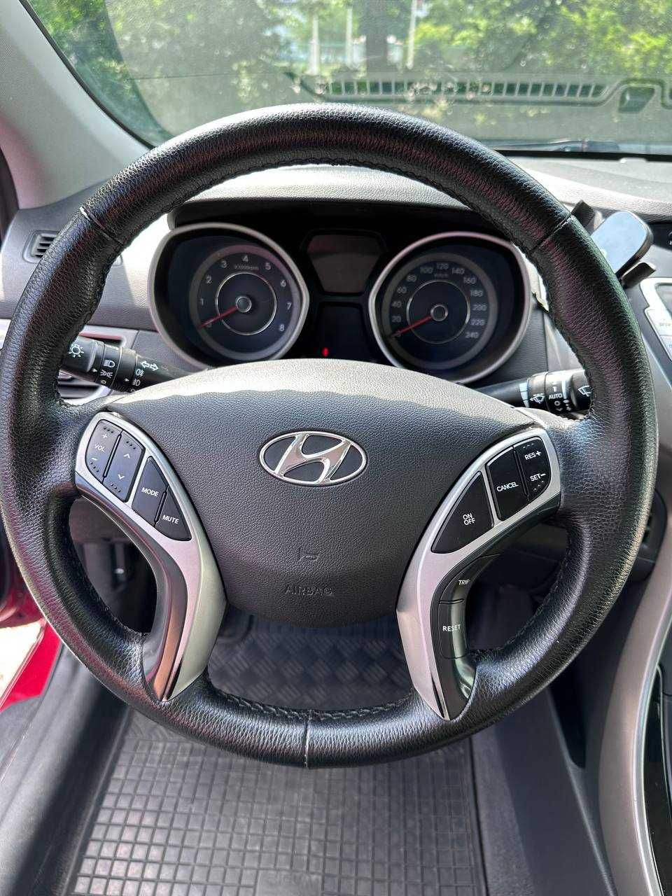 Hyundai Elantra 2011