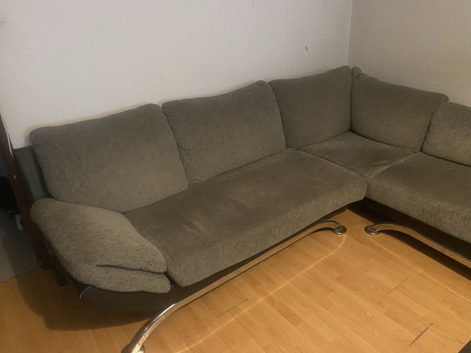 Sofa cinzento e preto