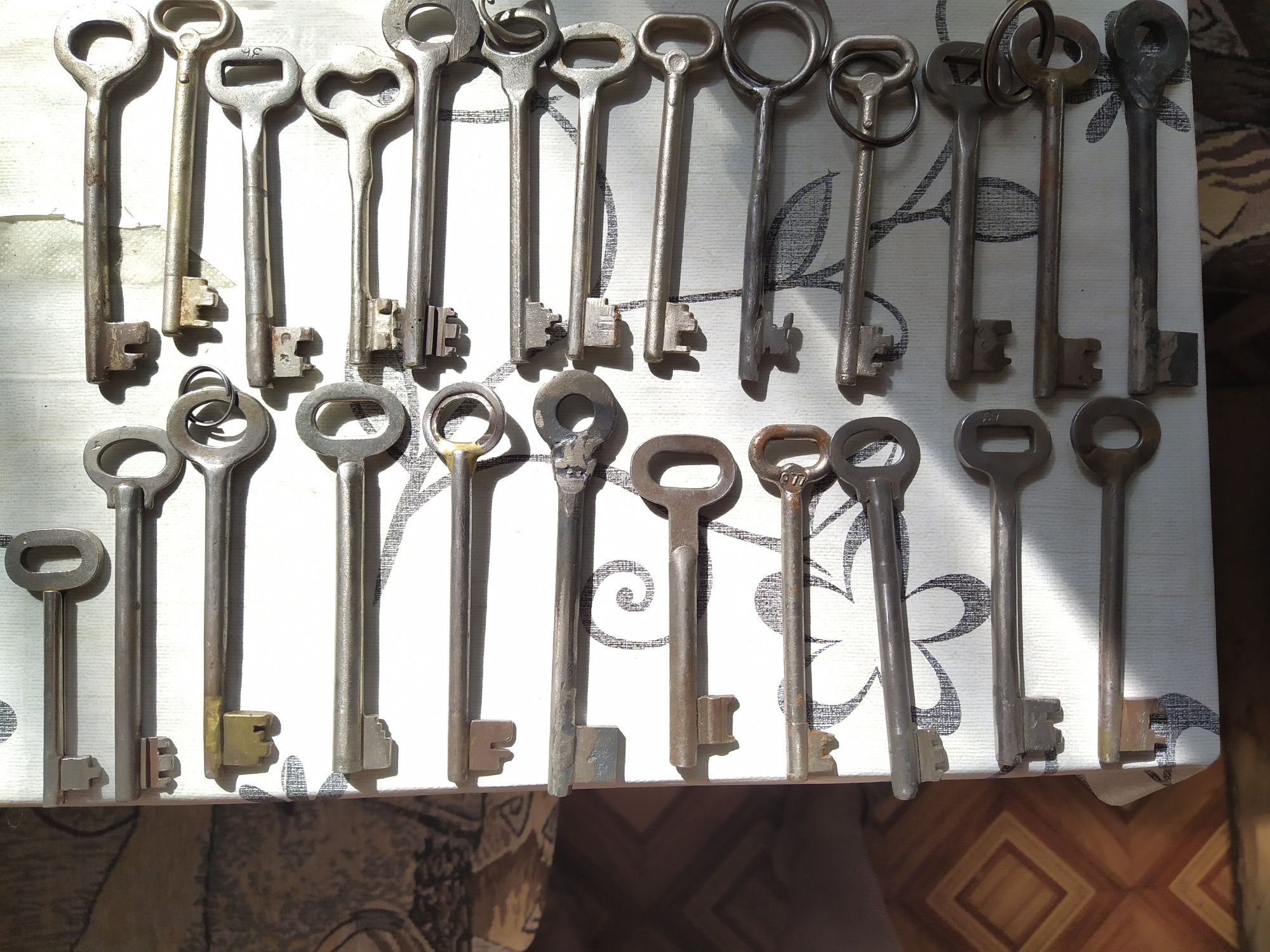 Старые ключи от замка.