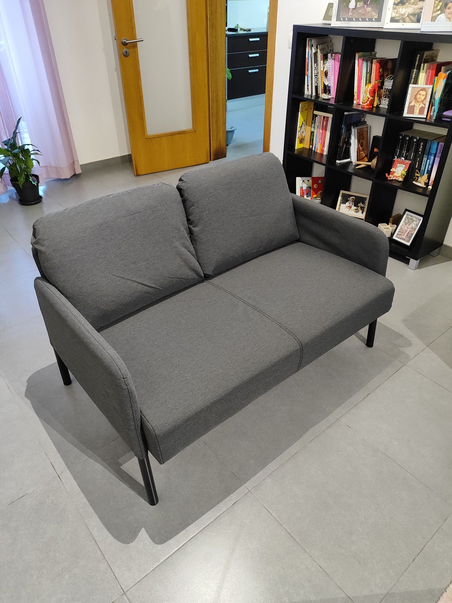 Sofá IKEA novo, sem uso.