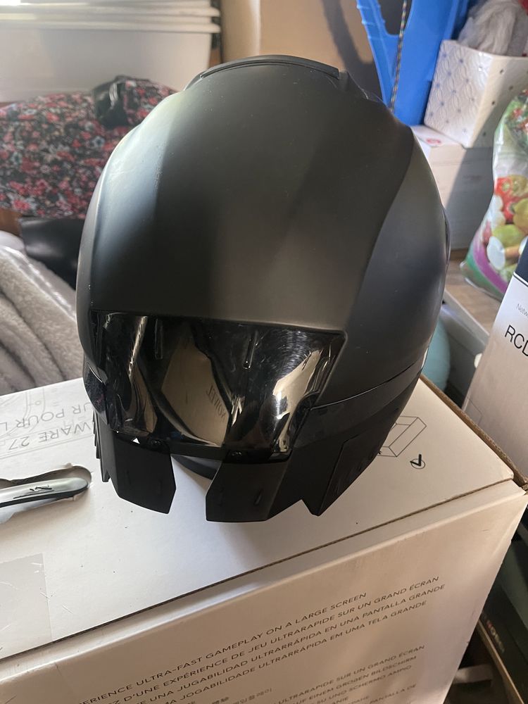 Sprzedam kask motocyklowy Lazer