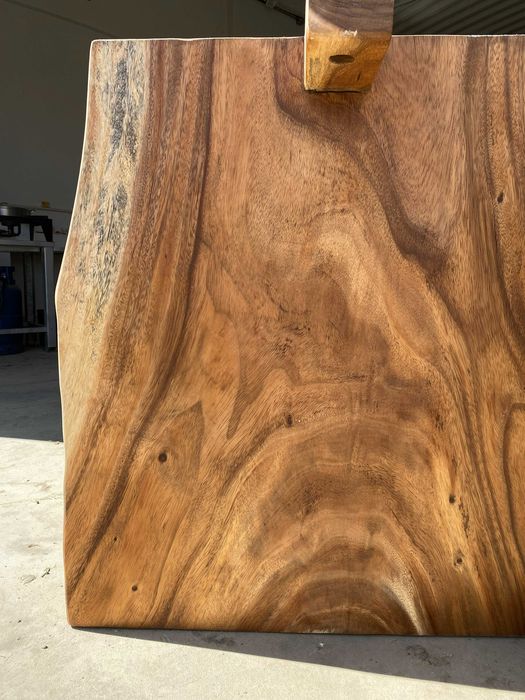 Mesas de Madeira de Suar - Novas