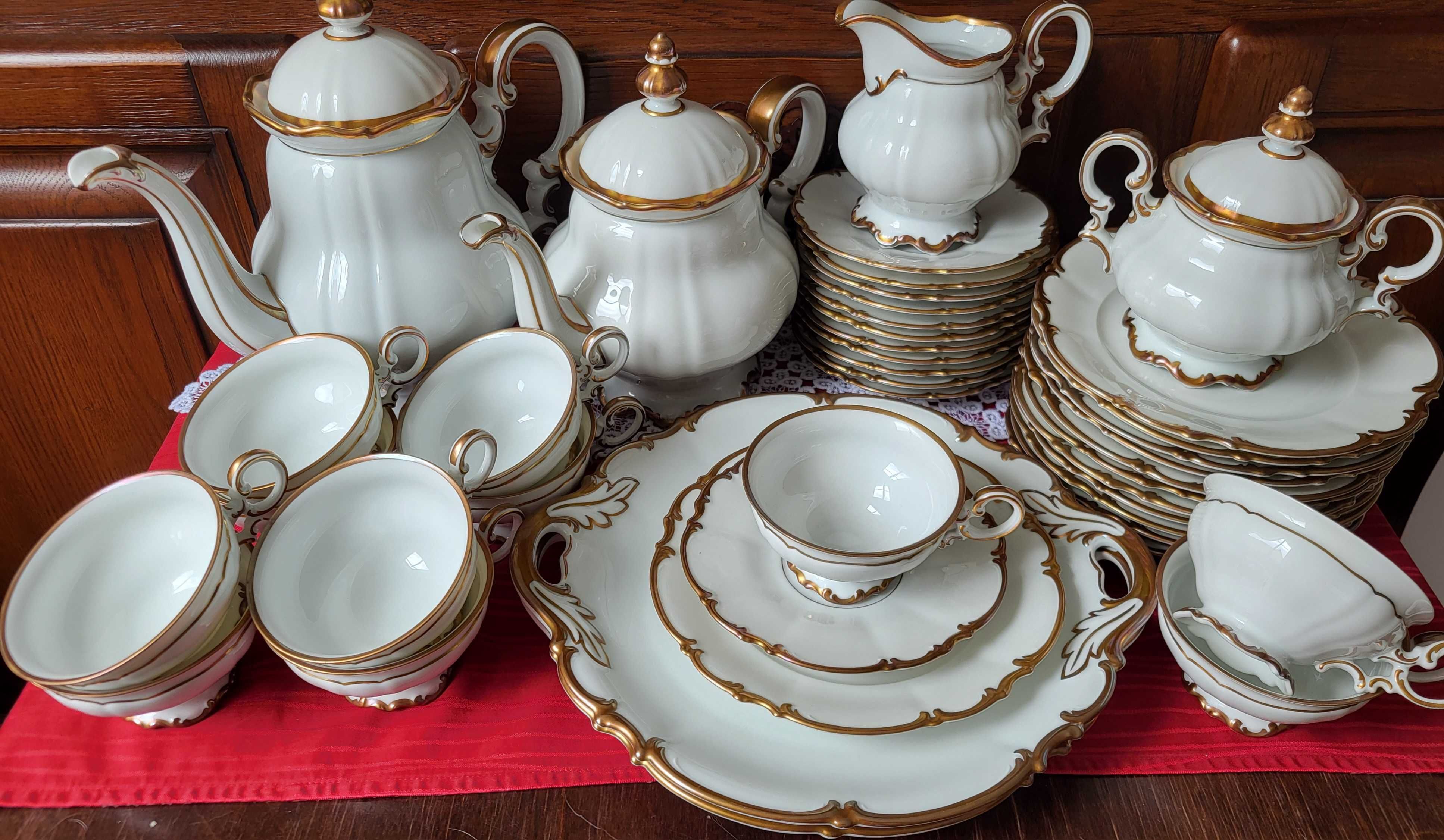 Старинный сервиз Hutschenreuther Selb Германия. Продажа попредметно.