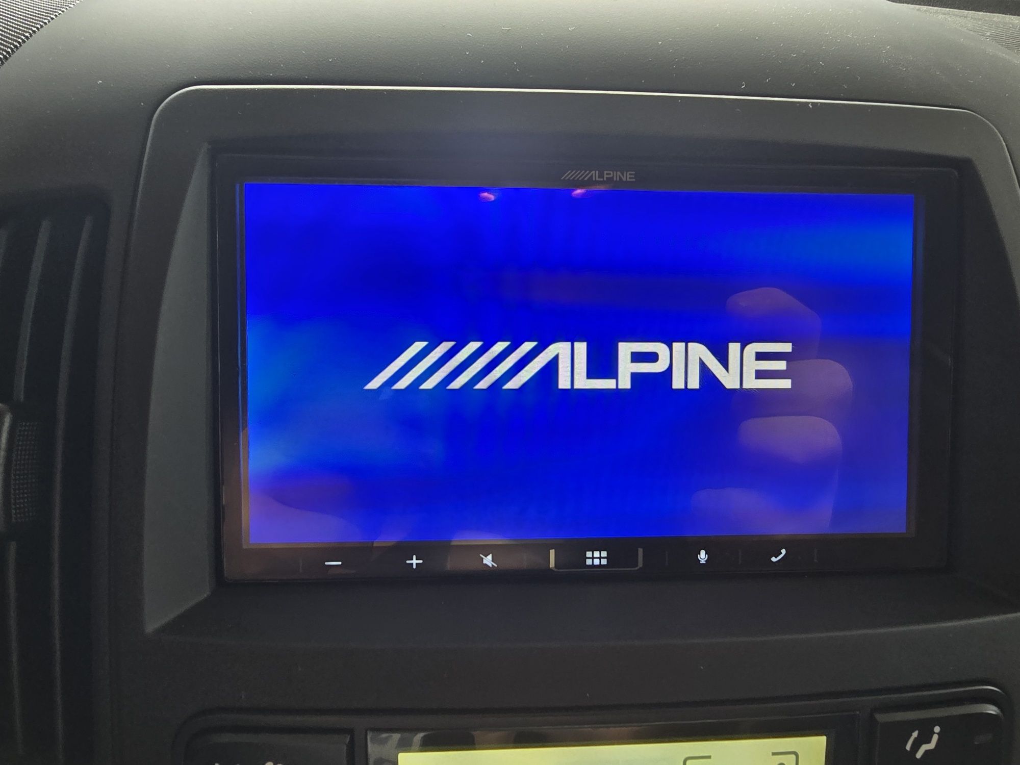 Radio Alpine iLX-W690D 2 DIN jak nowe HDMI Apple carplay Android auto