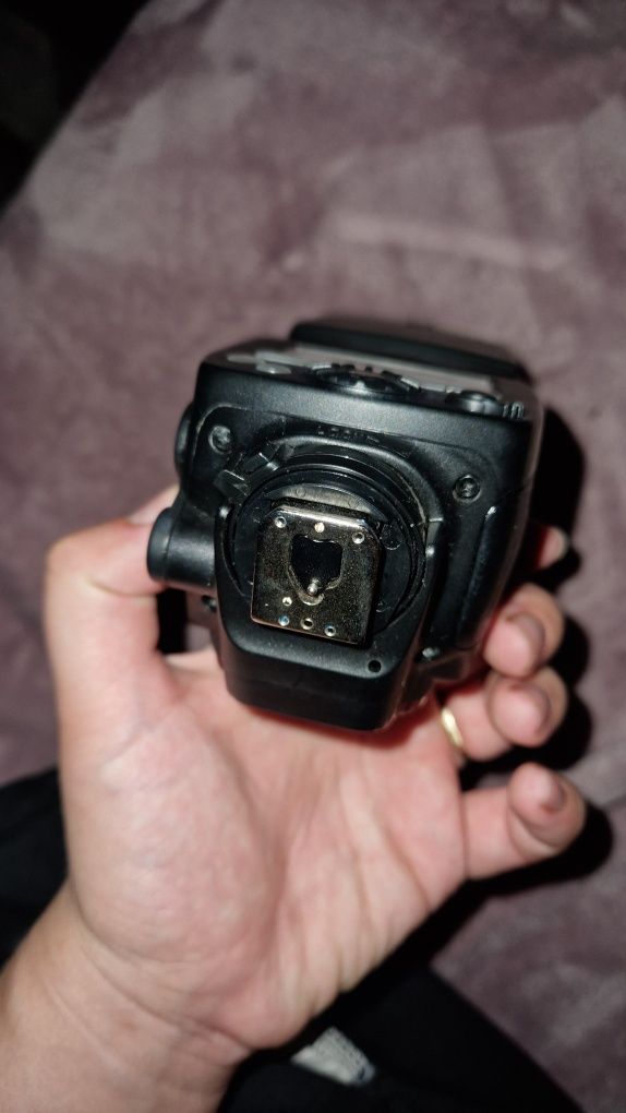Lampa blyskowa YONGNUO YN660 speedlite