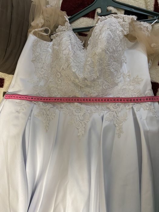 Продам весільну сукню