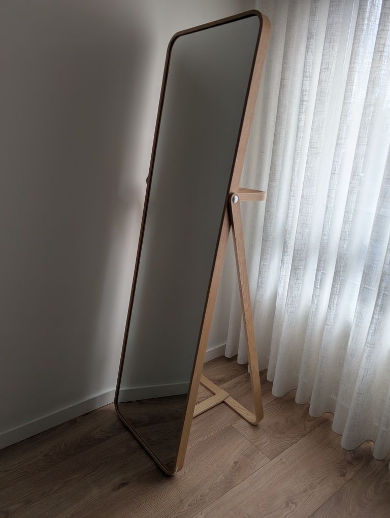 Espelho de pé Ikornnes Ikea