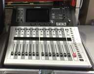 Mesas mistura digital Yamaha TF 5 e TF 1